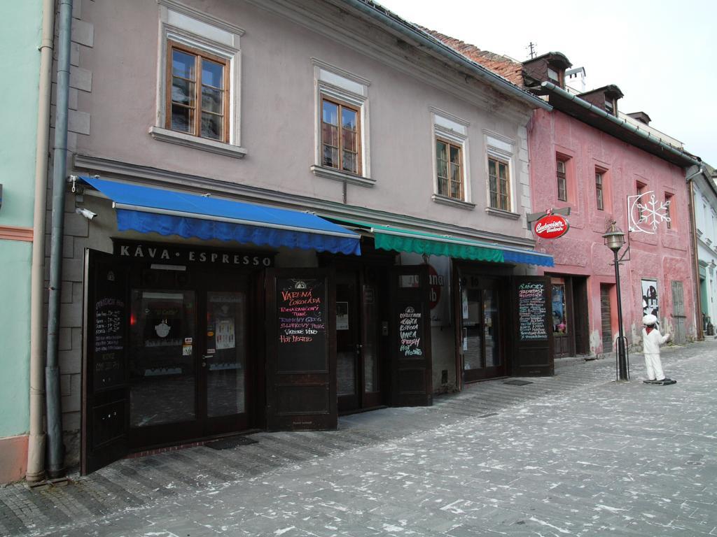 Apartments And Suites Kremnica Esterno foto